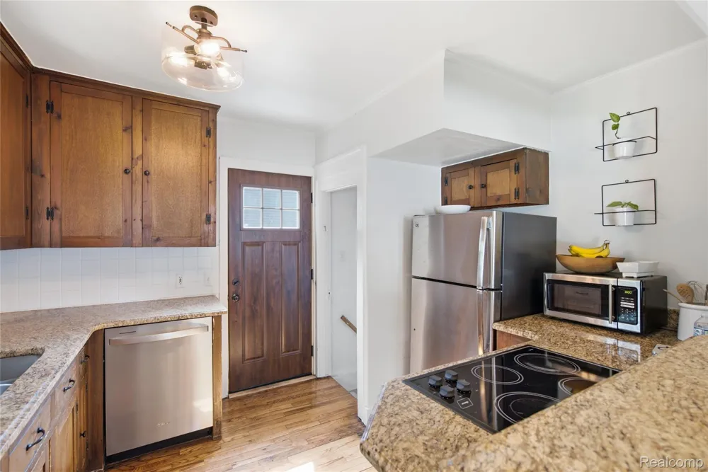 6564 Eastlawn Avenue Clarkston City, MI 48346