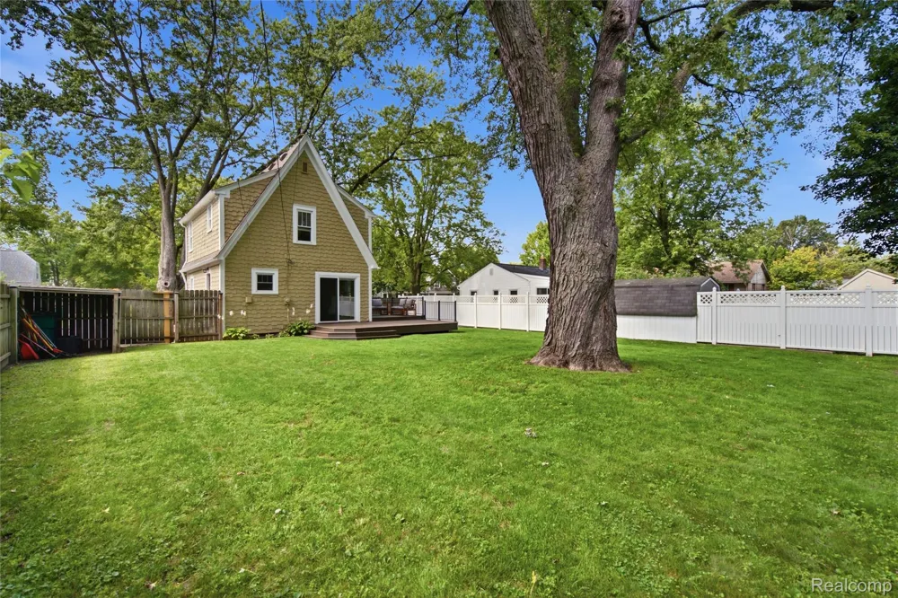 6564 Eastlawn Avenue Clarkston City, MI 48346