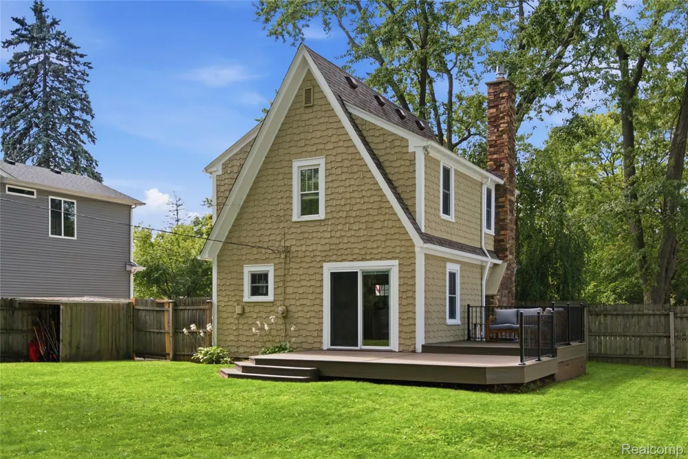 6564 Eastlawn Avenue Clarkston City, MI 48346