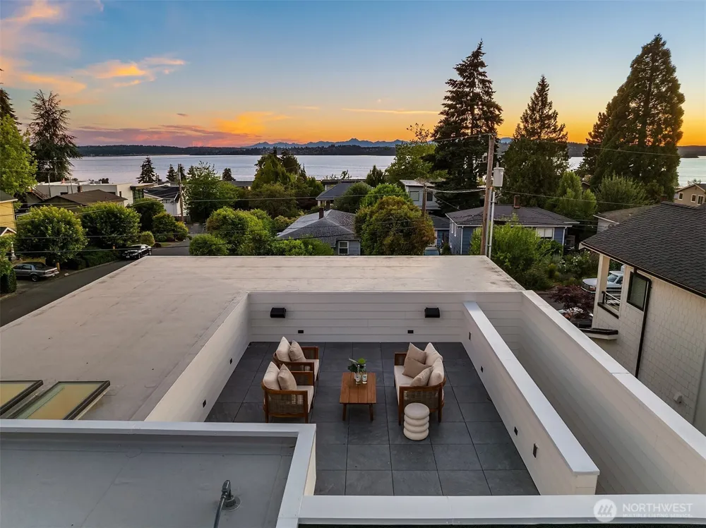 10232 NE 65th Street Kirkland, WA 98033