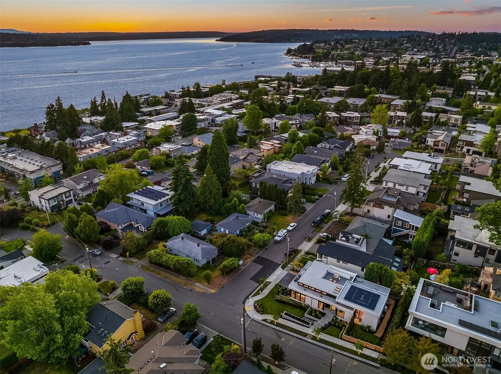 10232 NE 65th Street Kirkland, WA 98033