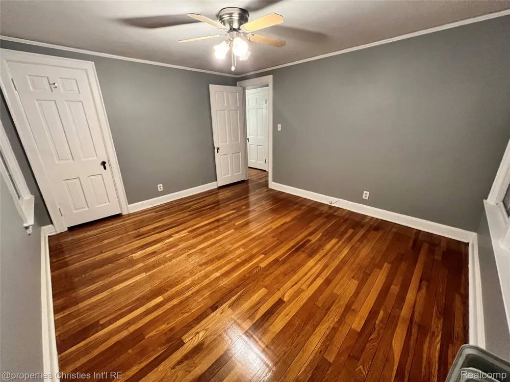 578 Neff Road Grosse Pointe City, MI 48230