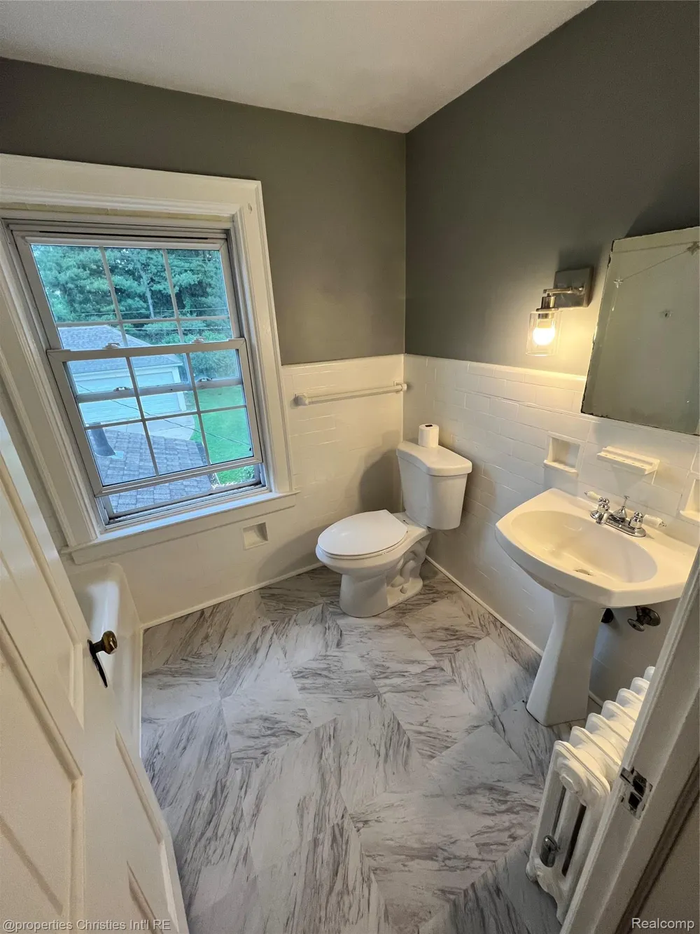 578 Neff Road Grosse Pointe City, MI 48230