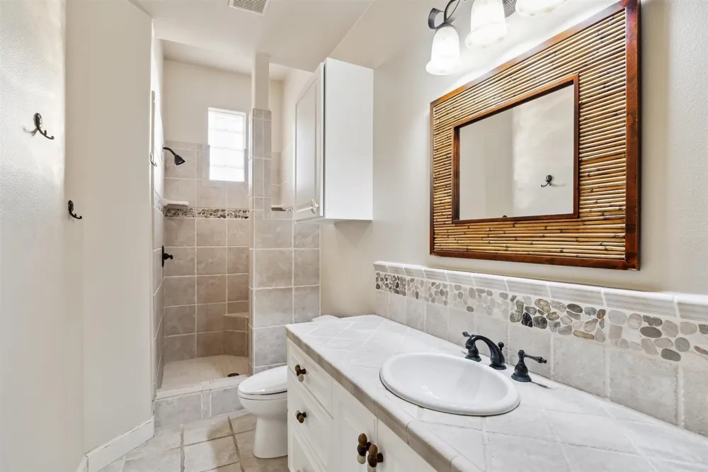 3315 Windlass Court Galveston, TX 77554