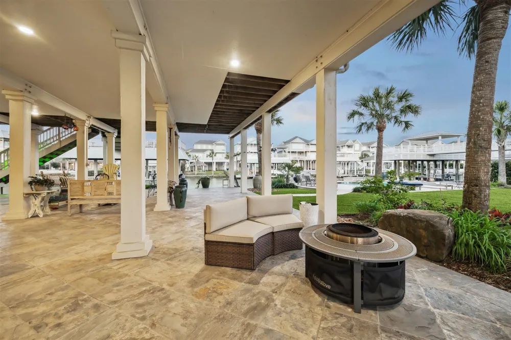 3315 Windlass Court Galveston, TX 77554