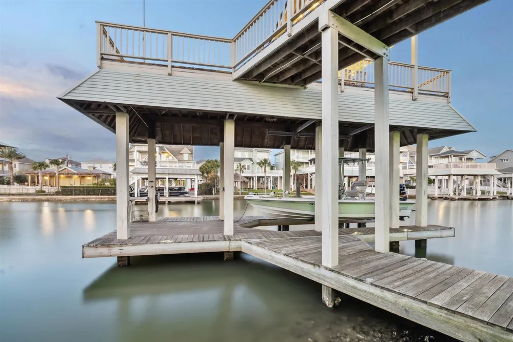 3315 Windlass Court Galveston, TX 77554