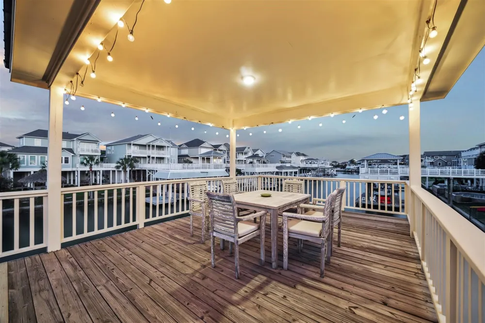 3315 Windlass Court Galveston, TX 77554