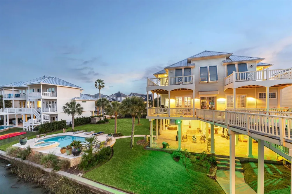 3315 Windlass Court Galveston, TX 77554
