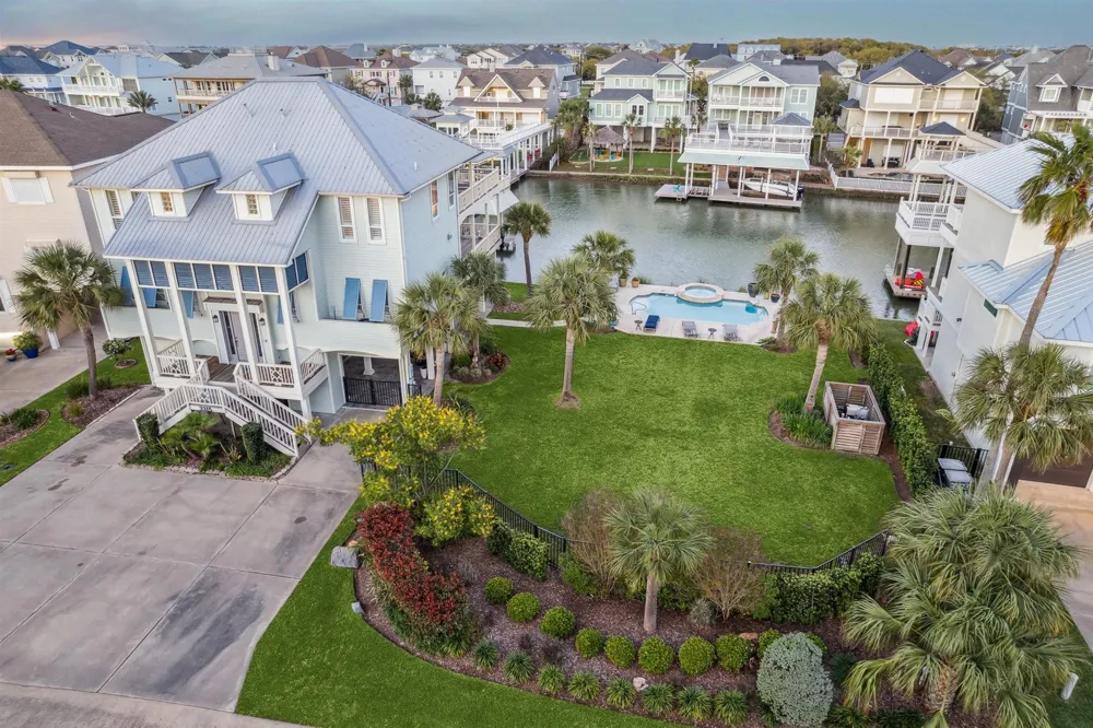 3315 Windlass Court Galveston, TX 77554