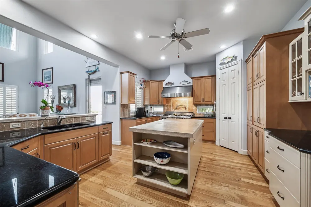 3315 Windlass Court Galveston, TX 77554