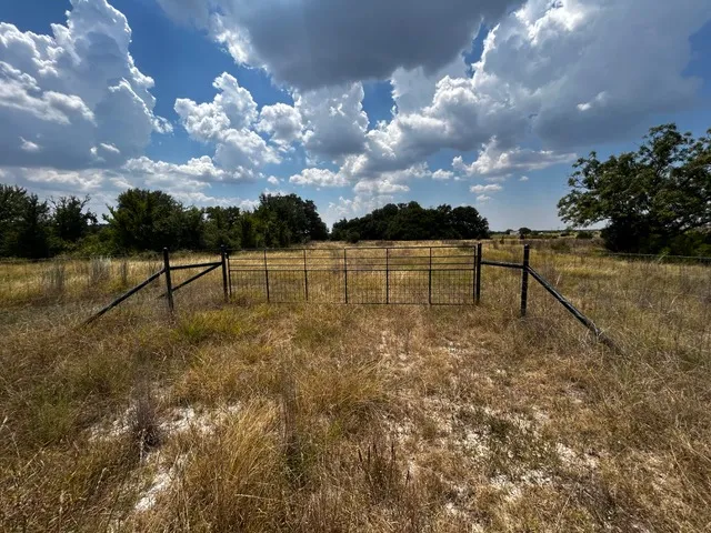 201 W Rolling Oaks Drive Goldthwaite, TX 78644