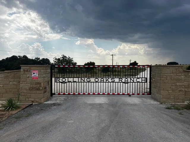201 W Rolling Oaks Drive Goldthwaite, TX 78644