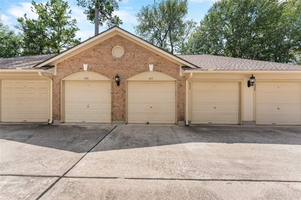 6607 Lake Woodlands Drive #431 The Woodlands, TX 77382
