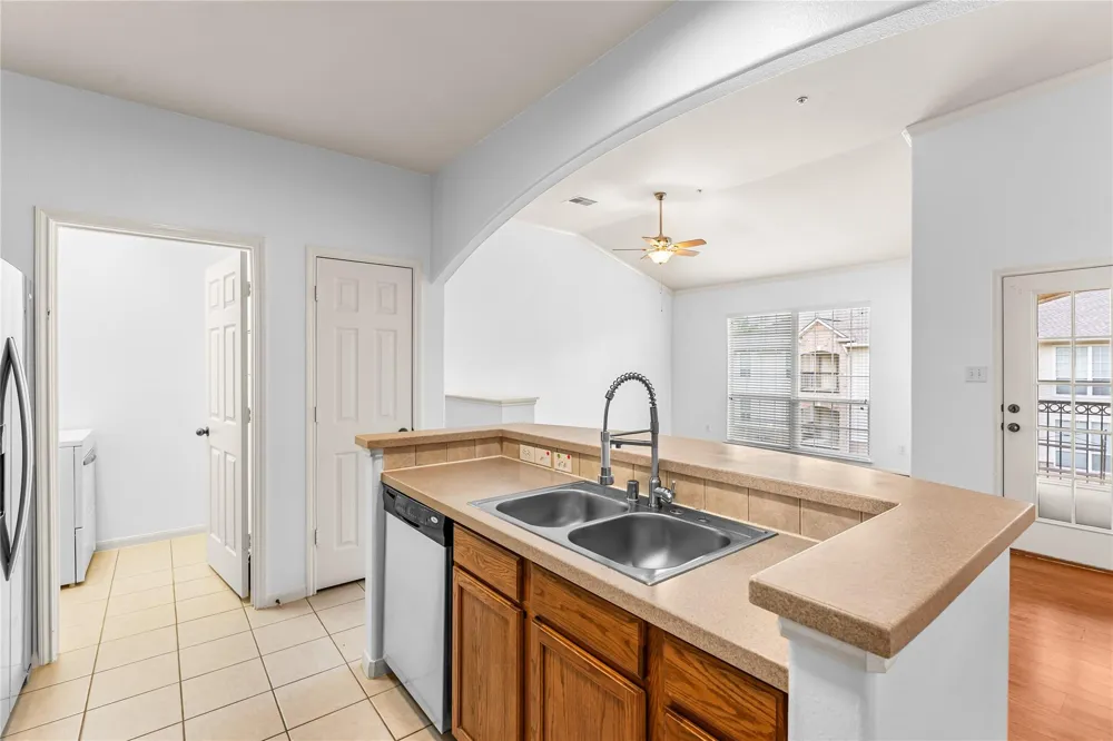 6607 Lake Woodlands Drive #431 The Woodlands, TX 77382