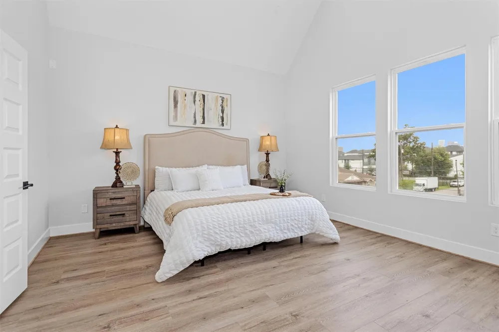 806 Schweikhardt St Houston, TX 77020