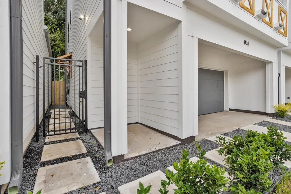 806 Schweikhardt St Houston, TX 77020