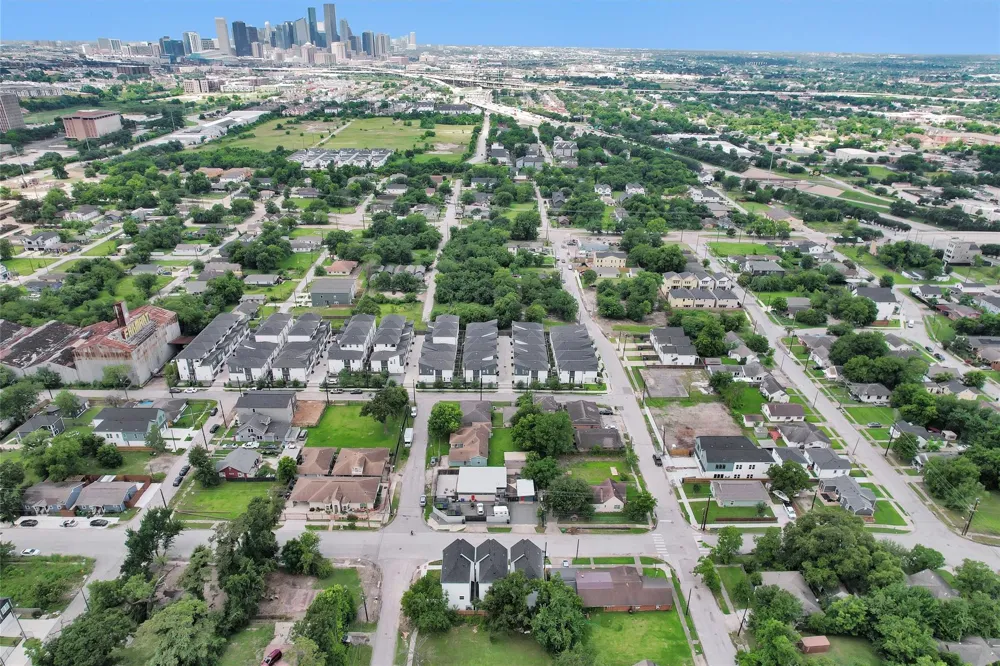 806 Schweikhardt St Houston, TX 77020