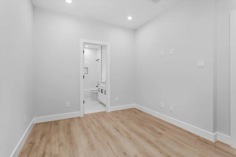 806 Schweikhardt St Houston, TX 77020