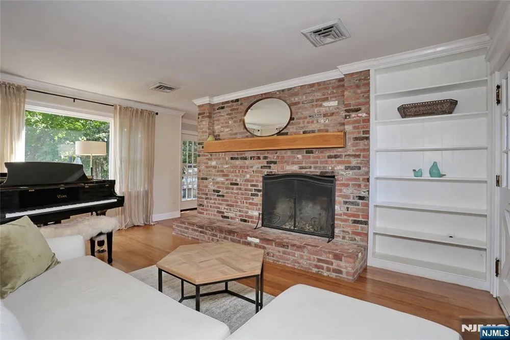 801 Blanch Avenue Norwood, NJ 07648