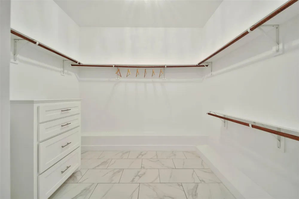 1236 Chamboard Lane Houston, TX 77018