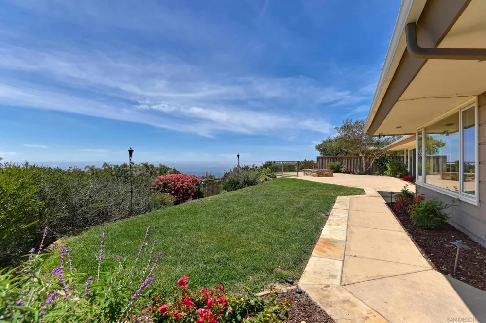 1681 Paseo Bonita La Jolla, CA 92037