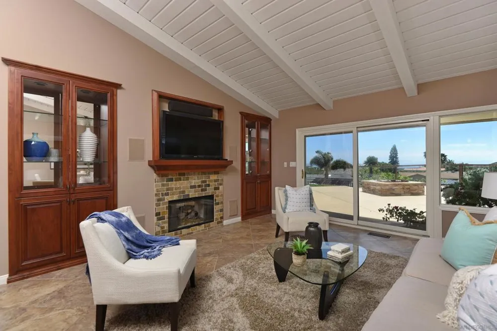1681 Paseo Bonita La Jolla, CA 92037