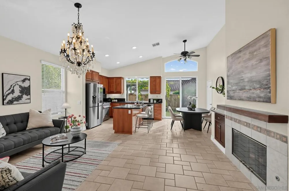 6268 Canyon Bluff Ct San Diego, CA 92121