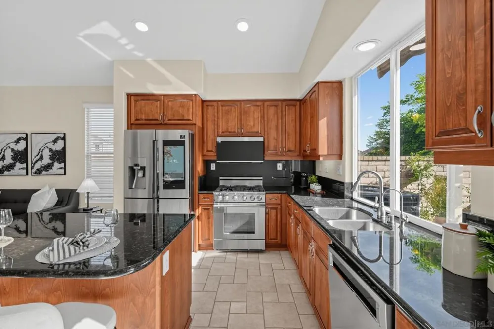 6268 Canyon Bluff Ct San Diego, CA 92121