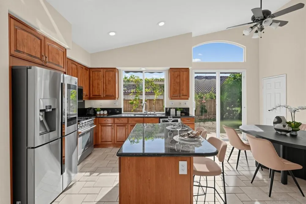 6268 Canyon Bluff Ct San Diego, CA 92121