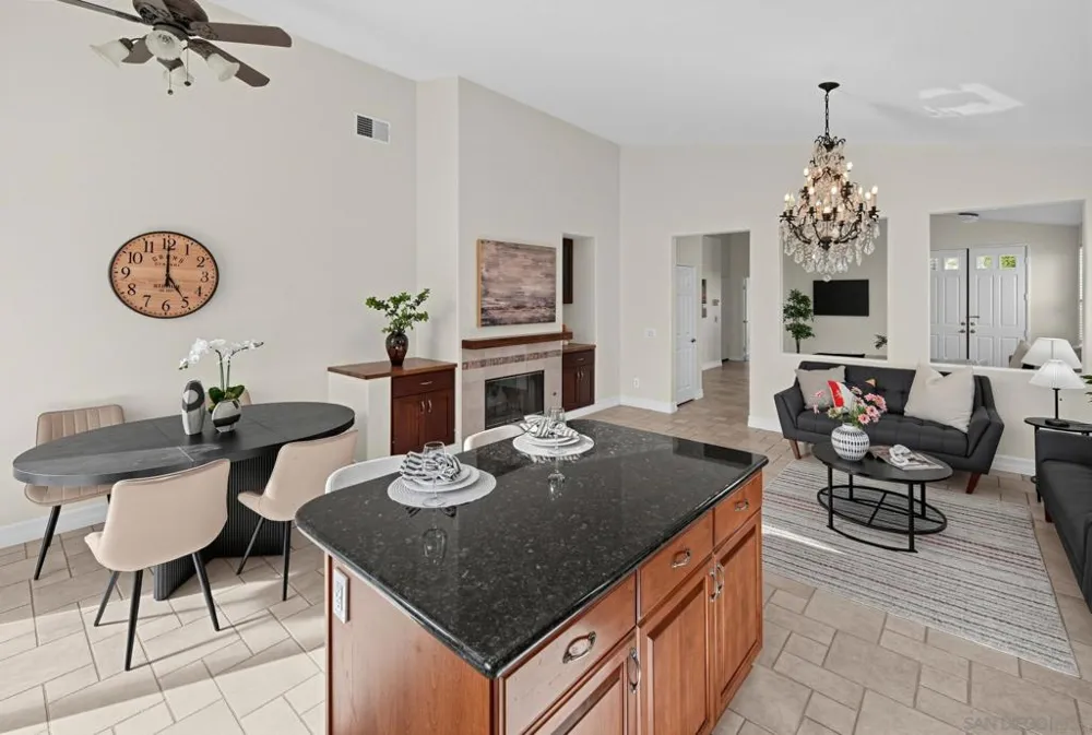 6268 Canyon Bluff Ct San Diego, CA 92121