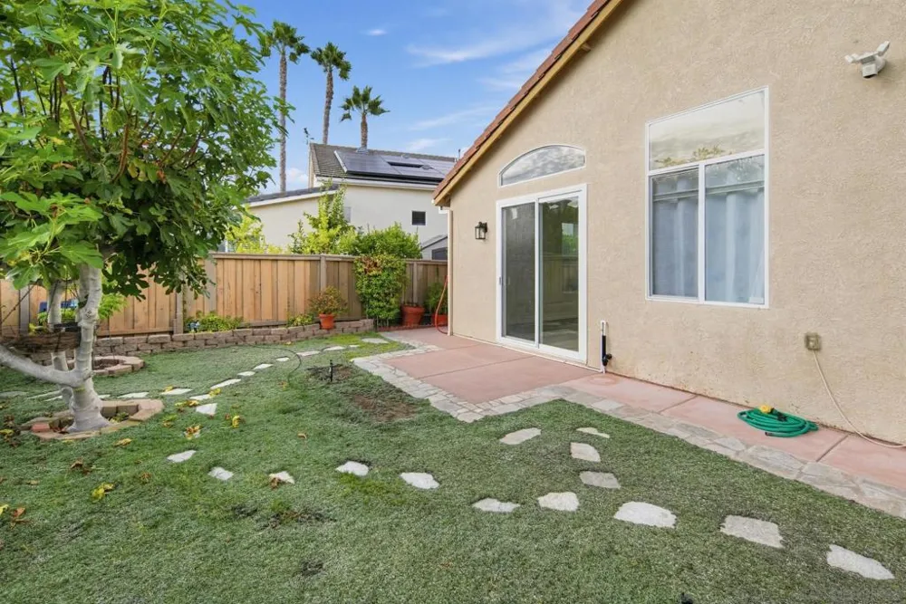 6268 Canyon Bluff Ct San Diego, CA 92121