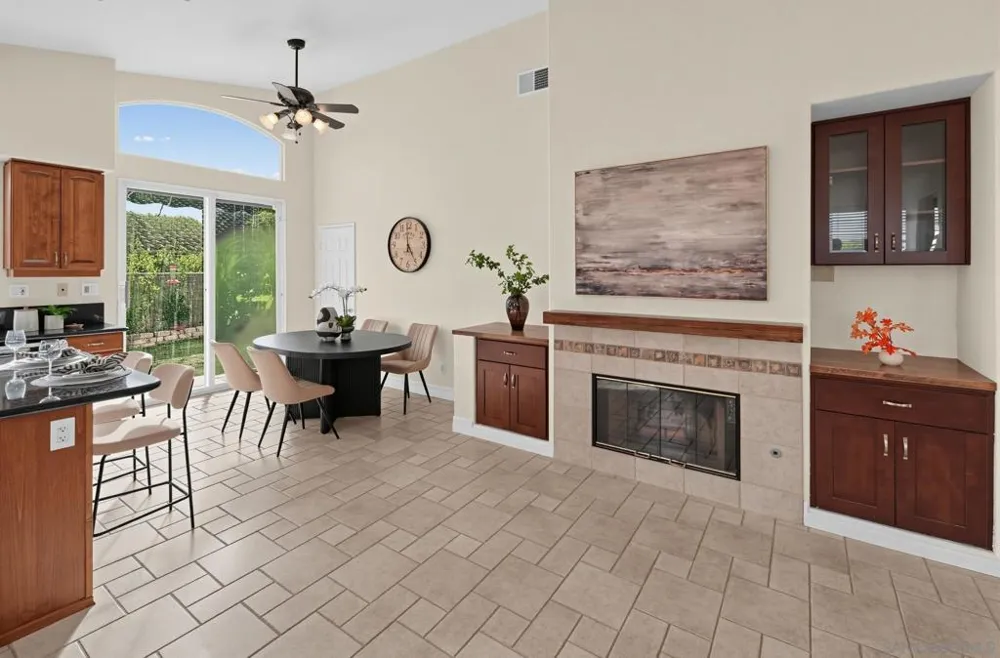 6268 Canyon Bluff Ct San Diego, CA 92121