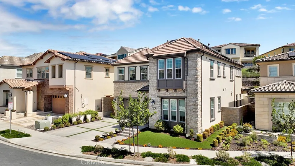 1581 Viejo Ridge S Lake Forest, CA 92610