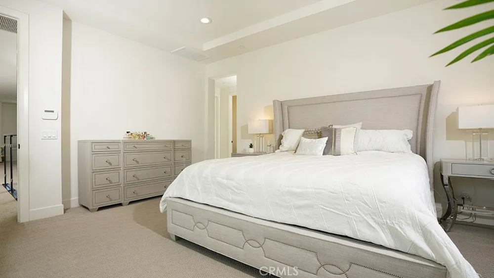 1581 Viejo Ridge S Lake Forest, CA 92610