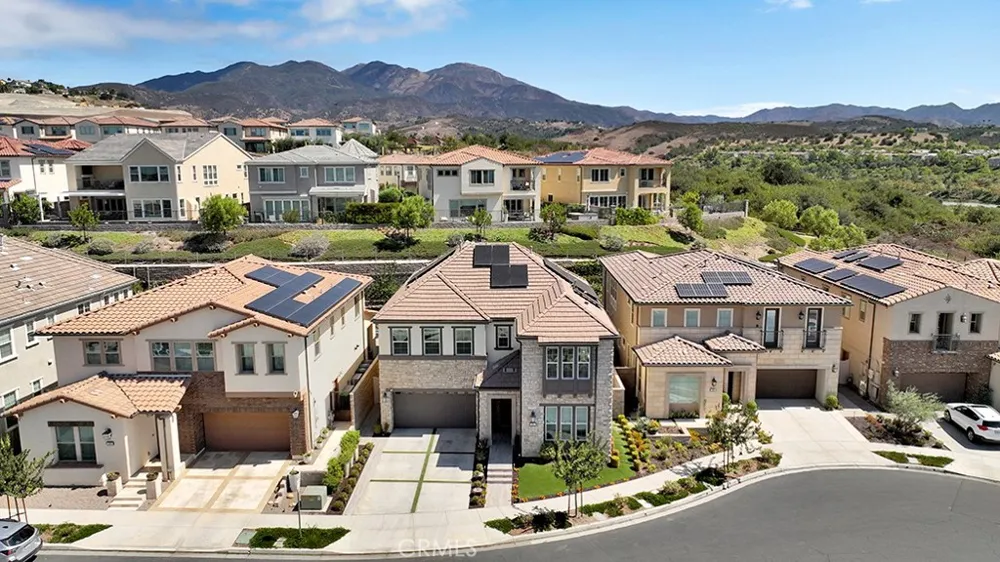1581 Viejo Ridge S Lake Forest, CA 92610