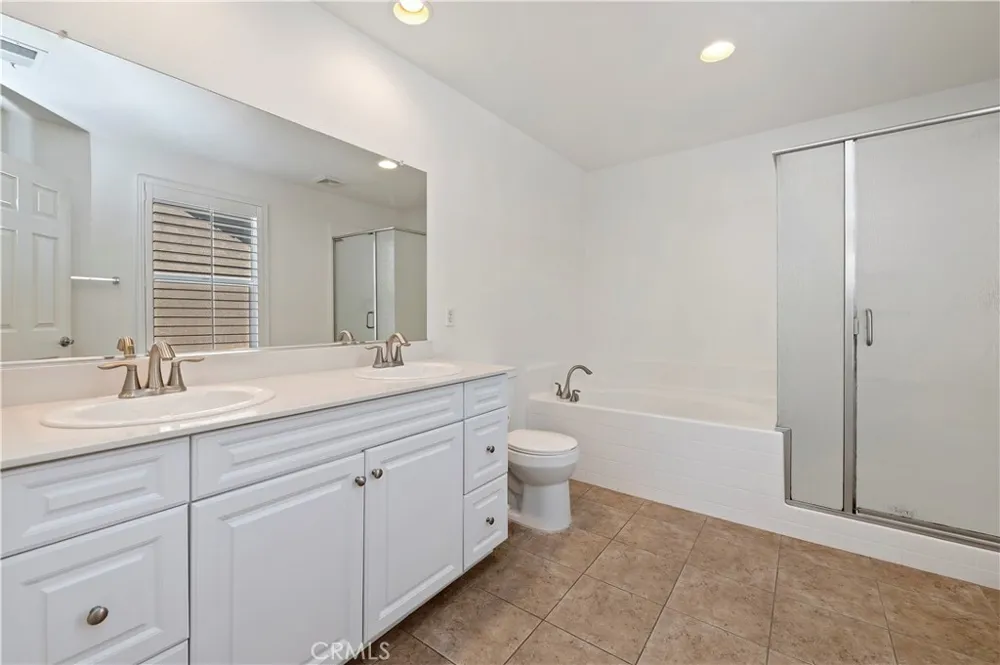 15834 Vienna Fontana, CA 92336