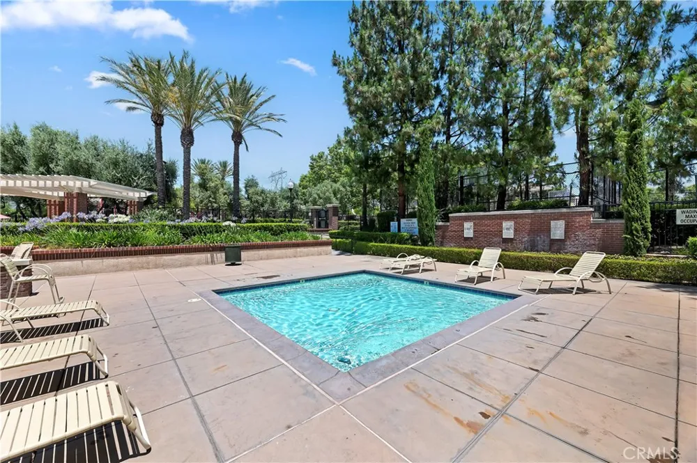 15834 Vienna Fontana, CA 92336