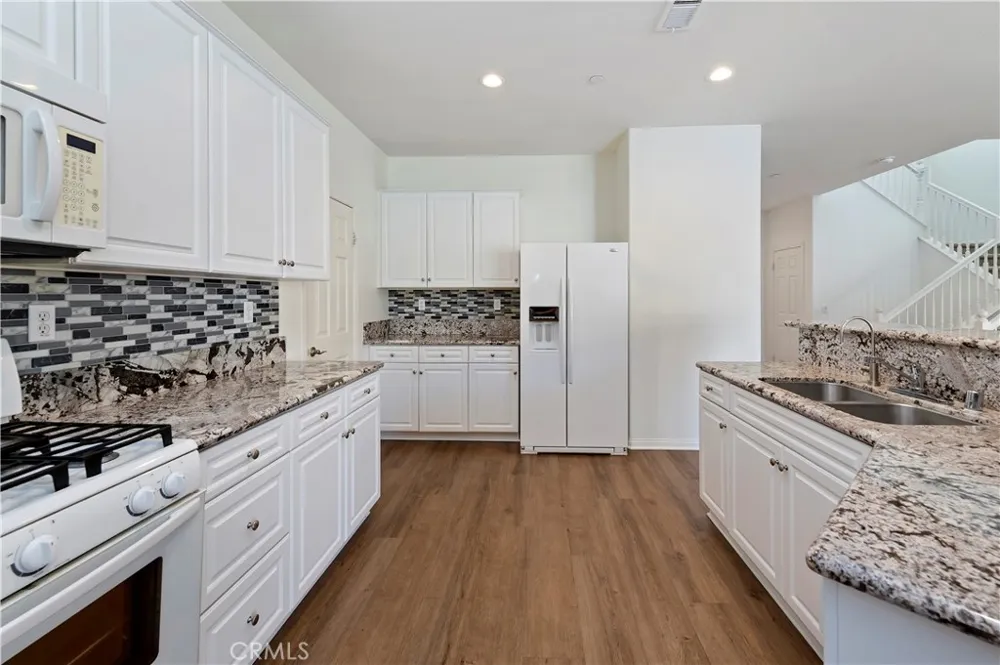 15834 Vienna Fontana, CA 92336