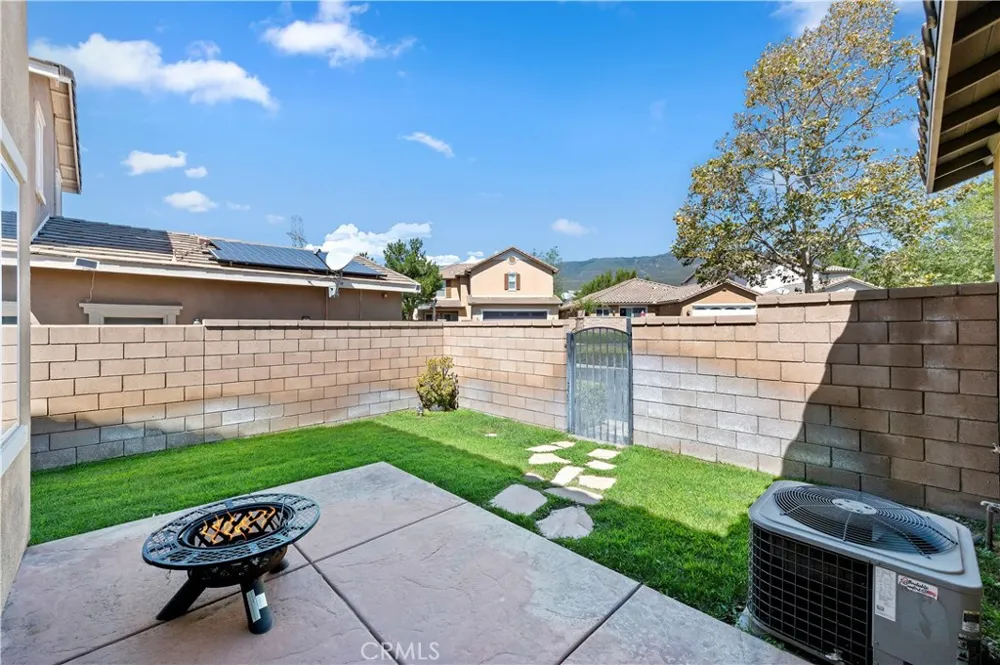 15834 Vienna Fontana, CA 92336