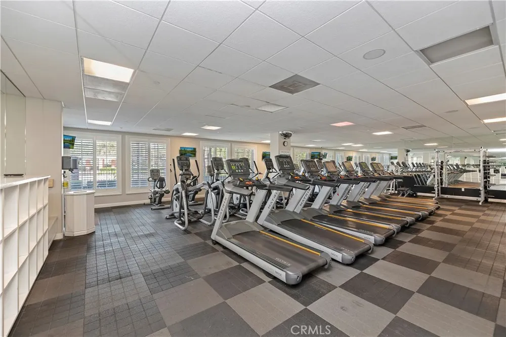 15834 Vienna Fontana, CA 92336