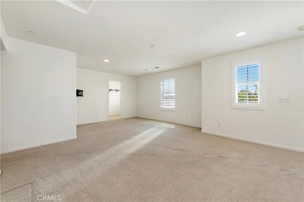 15834 Vienna Fontana, CA 92336