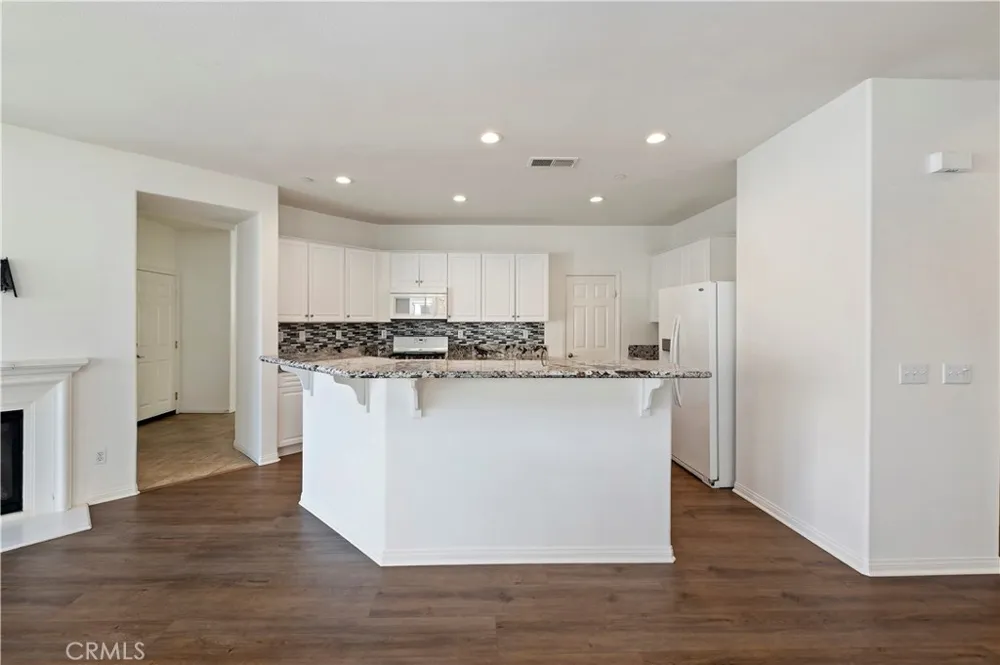15834 Vienna Fontana, CA 92336