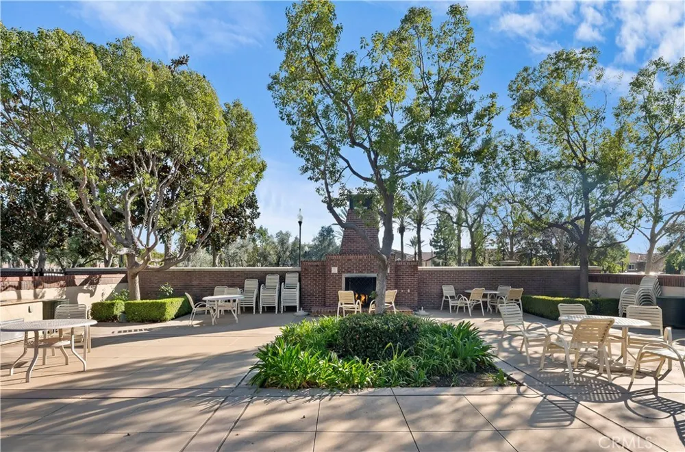 15834 Vienna Fontana, CA 92336