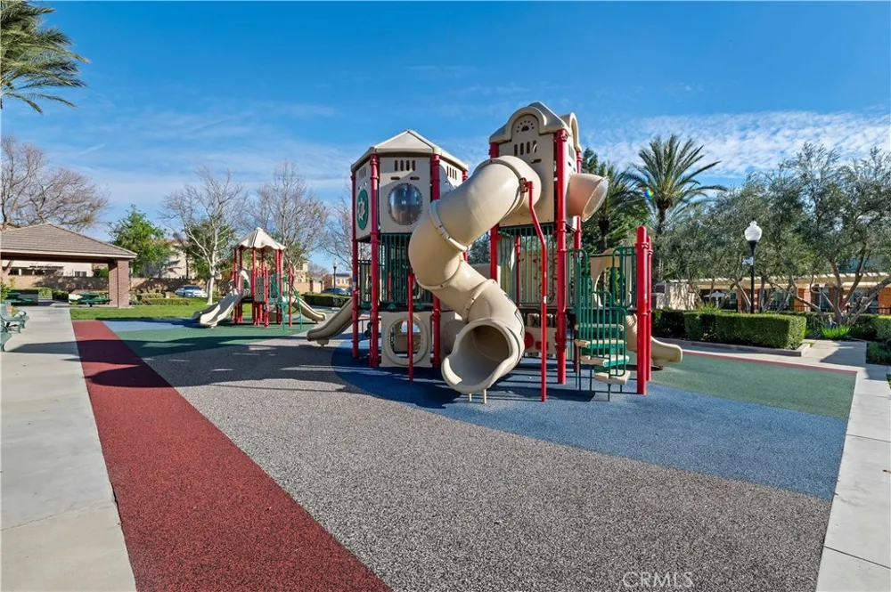 15834 Vienna Fontana, CA 92336