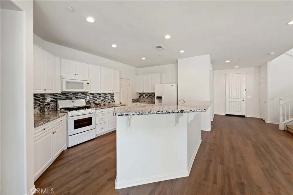 15834 Vienna Fontana, CA 92336