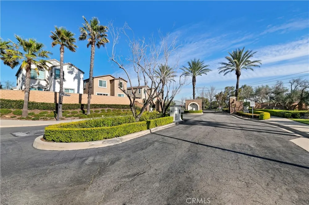 15834 Vienna Fontana, CA 92336