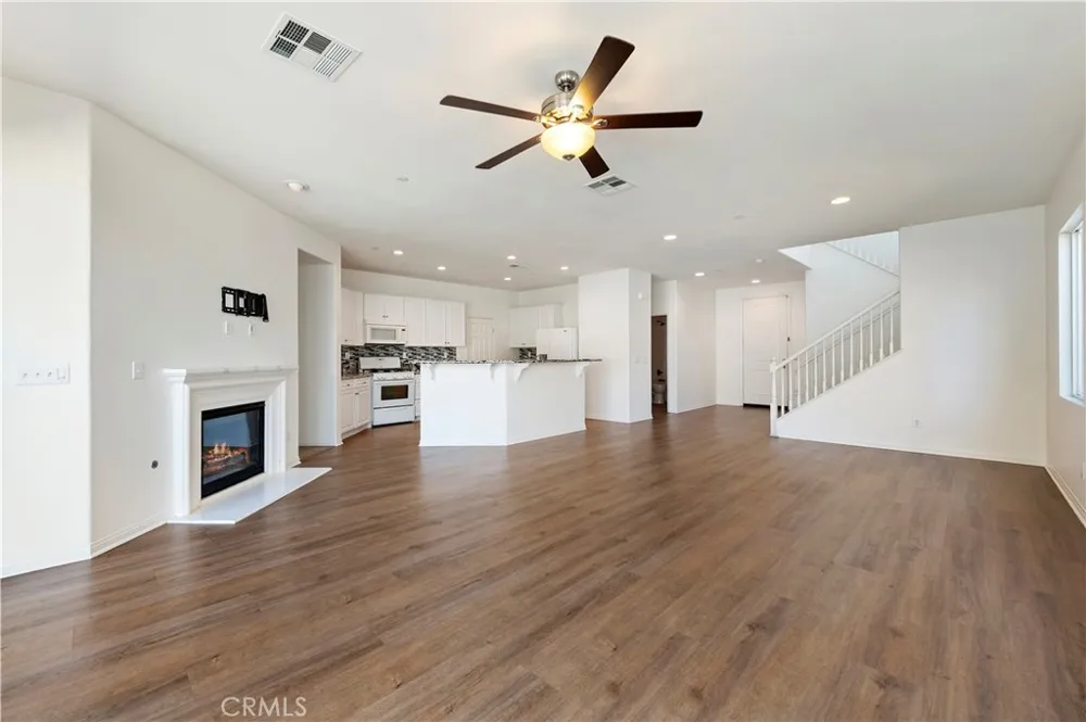 15834 Vienna Fontana, CA 92336