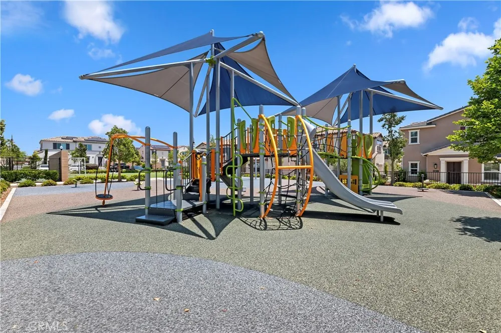 15834 Vienna Fontana, CA 92336