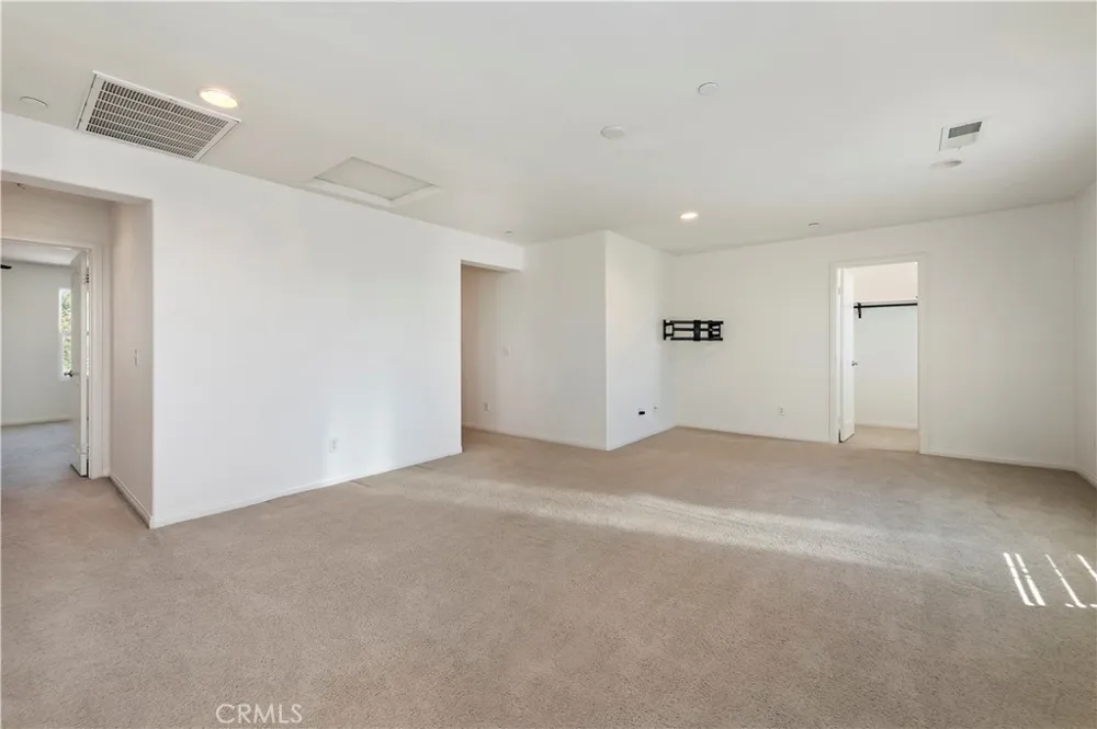 15834 Vienna Fontana, CA 92336