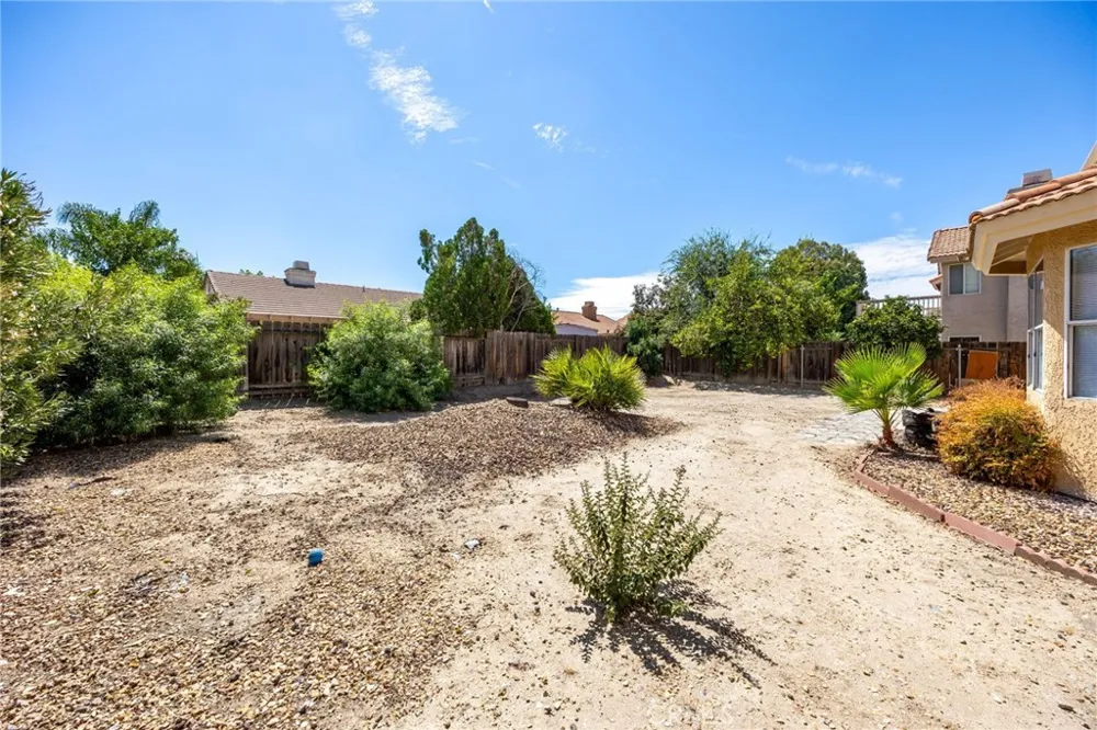 2561 Jeffery Hemet, CA 92545